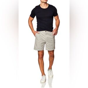 Amazon Essentials Mens Classic-Fit 7" Chino Shorts